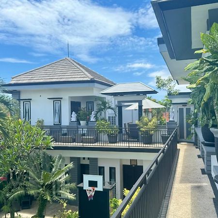 Villa Rumah Putih Abu Abu Senggigi Exterior photo